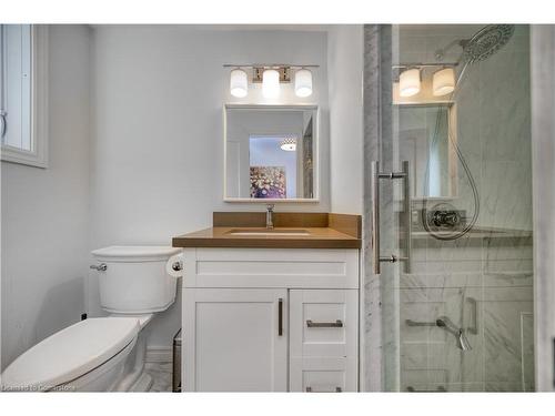 4138 Spruce Avenue, Burlington, ON - Indoor Photo Showing Bathroom