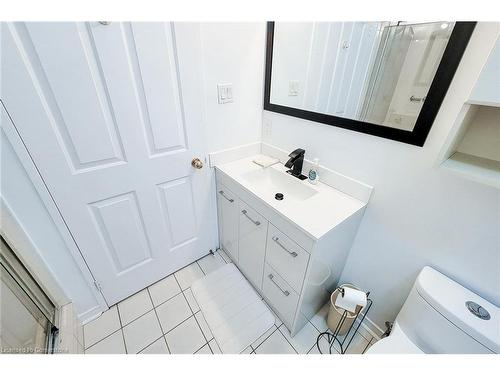 102-8111 Forest Glen Drive, Niagara Falls, ON - Indoor Photo Showing Bathroom