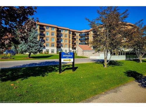 102-8111 Forest Glen Drive, Niagara Falls, ON - Outdoor