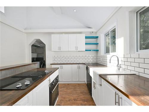 278 Hunter Street W, Hamilton, ON - Indoor Photo Showing Kitchen