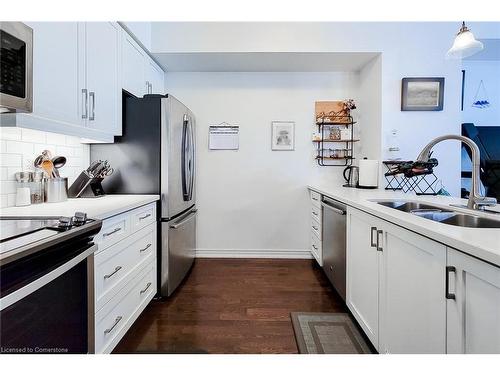 53-2086 Ghent Avenue, Burlington, ON - Indoor Photo Showing Kitchen With Stainless Steel Kitchen With Double Sink