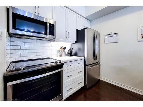 53-2086 Ghent Avenue, Burlington, ON - Indoor Photo Showing Kitchen With Stainless Steel Kitchen