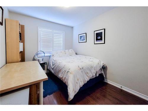 53-2086 Ghent Avenue, Burlington, ON - Indoor Photo Showing Bedroom