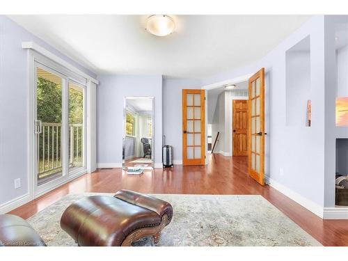 193 Appleby Line, Burlington, ON - Indoor Photo Showing Living Room