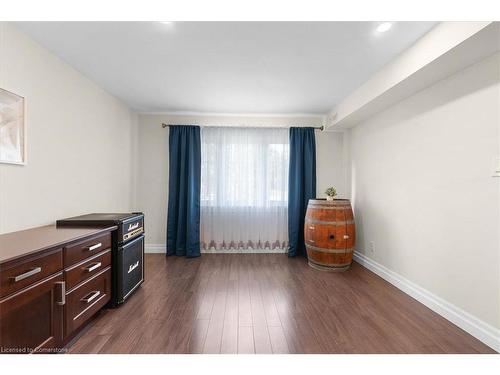 193 Appleby Line, Burlington, ON - Indoor Photo Showing Bedroom