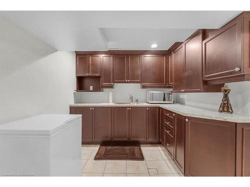 193 Appleby Line, Burlington, ON - Indoor Photo Showing Kitchen With Double Sink