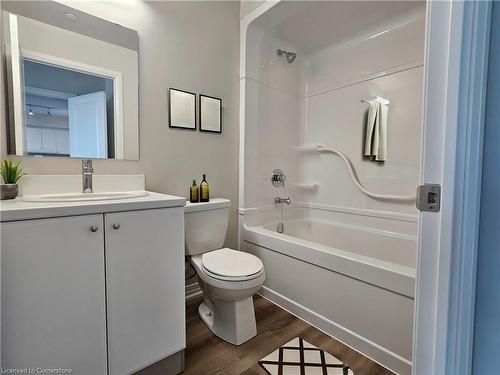 423-50 Herrick Avenue, St. Catharines, ON - Indoor Photo Showing Bathroom