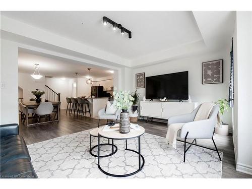 19-1125 Leger Way, Milton, ON - Indoor Photo Showing Living Room