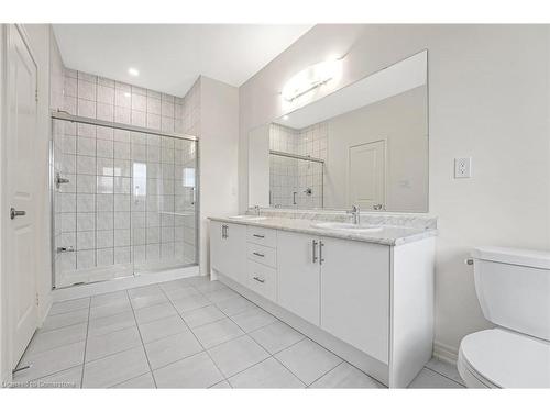 19 Lidstone Street, Cambridge, ON - Indoor Photo Showing Bathroom