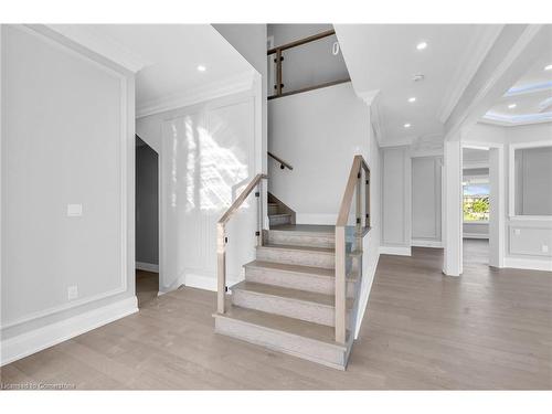 76 Pond View Gate Gate, Waterdown, ON - Indoor Photo Showing Other Room