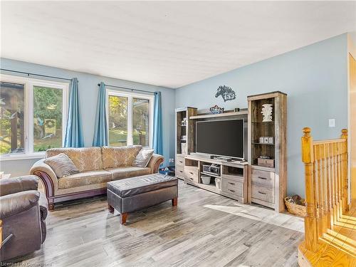 1306 St Johns Road W, Simcoe, ON - Indoor Photo Showing Living Room