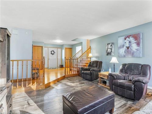 1306 St Johns Road W, Simcoe, ON - Indoor Photo Showing Living Room