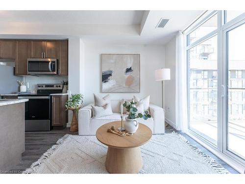 316-450 Dundas Street E, Waterdown, ON - Indoor Photo Showing Kitchen