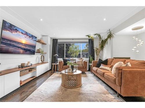 46 Terrace Drive, Dundas, ON - Indoor Photo Showing Living Room