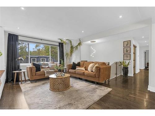 46 Terrace Drive, Dundas, ON - Indoor Photo Showing Living Room