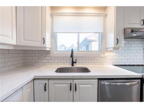 Upper-92 South Bend Road W, Hamilton, ON - Indoor Photo Showing Kitchen