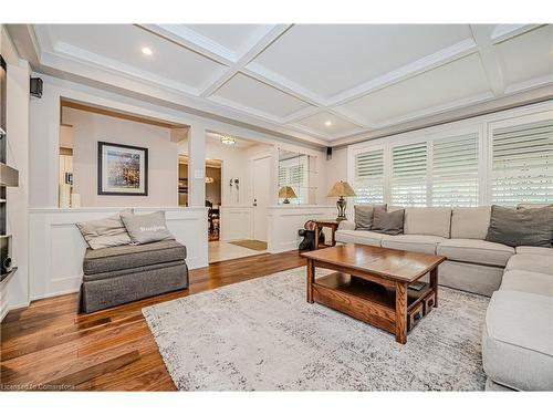 1457 Dewbourne Crescent, Burlington, ON - Indoor Photo Showing Living Room