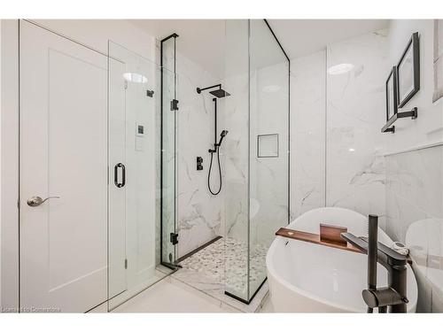 1457 Dewbourne Crescent, Burlington, ON - Indoor Photo Showing Bathroom