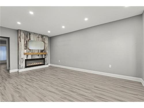 167 Kenilworth Avenue S, Hamilton, ON - Indoor With Fireplace