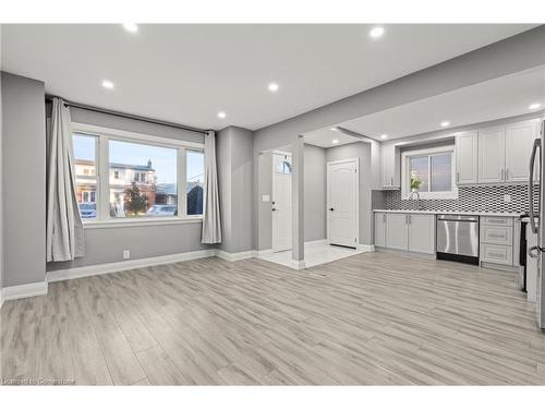 167 Kenilworth Avenue S, Hamilton, ON - Indoor Photo Showing Kitchen