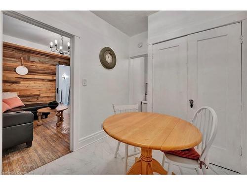 8-285 King Street W, Hamilton, ON - Indoor Photo Showing Dining Room