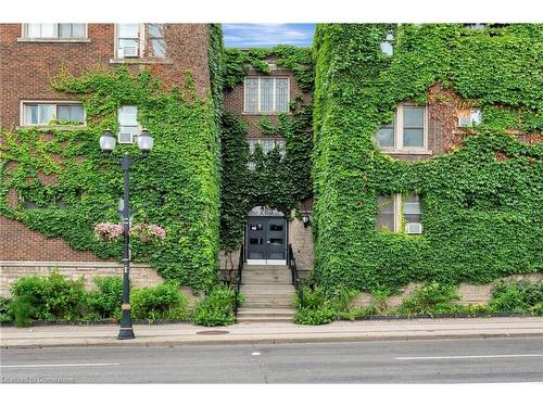 8-285 King Street W, Hamilton, ON - Outdoor