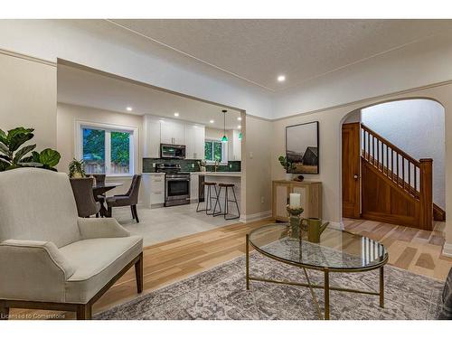 23 Sydenham Street, Dundas, ON - Indoor Photo Showing Living Room