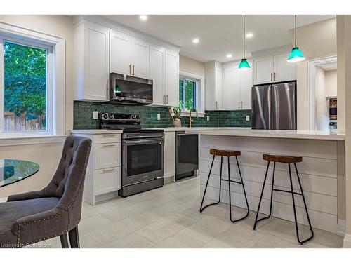 23 Sydenham Street, Dundas, ON - Indoor Photo Showing Kitchen With Upgraded Kitchen