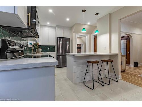 23 Sydenham Street, Dundas, ON - Indoor Photo Showing Kitchen With Upgraded Kitchen