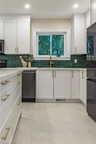 23 Sydenham Street, Dundas, ON - Indoor Photo Showing Kitchen