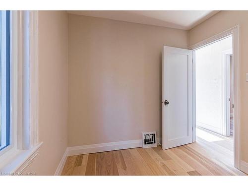 23 Sydenham Street, Dundas, ON - Indoor Photo Showing Other Room