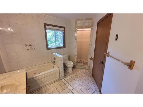 54 Kortright Road E, Guelph, ON - Indoor Photo Showing Bathroom