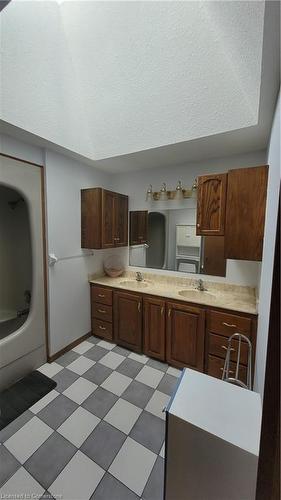 54 Kortright Road E, Guelph, ON - Indoor Photo Showing Kitchen