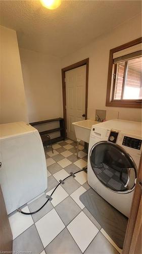 54 Kortright Road E, Guelph, ON - Indoor Photo Showing Laundry Room