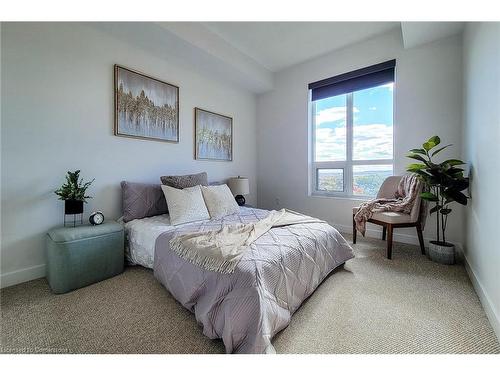 714-2490 Old Bronte Road, Oakville, ON - Indoor Photo Showing Bedroom