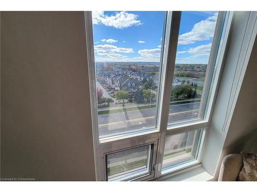 714-2490 Old Bronte Road, Oakville, ON - Indoor Photo Showing Other Room