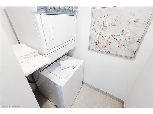 714-2490 Old Bronte Road, Oakville, ON - Indoor Photo Showing Laundry Room