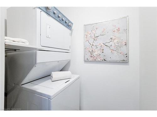 714-2490 Old Bronte Road, Oakville, ON - Indoor Photo Showing Laundry Room