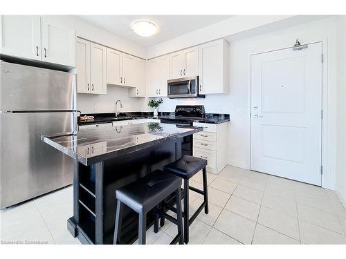 714-2490 Old Bronte Road, Oakville, ON - Indoor Photo Showing Kitchen