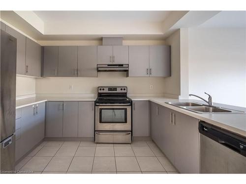 78 Bradbury Road, Stoney Creek, ON - Indoor Photo Showing Kitchen With Double Sink