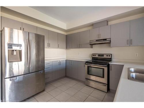 78 Bradbury Road, Stoney Creek, ON - Indoor Photo Showing Kitchen With Double Sink