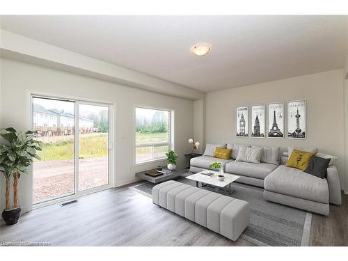 78 Bradbury Road, Stoney Creek, ON - Indoor Photo Showing Living Room