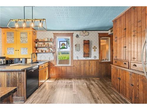 203 Jenkins Road, Scotland, ON - Indoor Photo Showing Kitchen