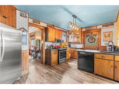 203 Jenkins Road, Scotland, ON - Indoor Photo Showing Kitchen