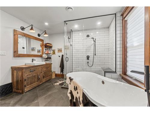 203 Jenkins Road, Scotland, ON - Indoor Photo Showing Bathroom