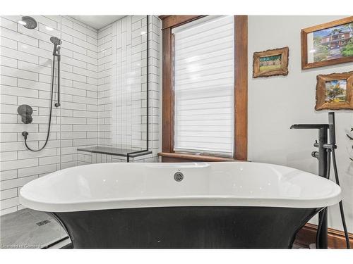 203 Jenkins Road, Scotland, ON - Indoor Photo Showing Bathroom