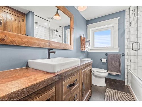 203 Jenkins Road, Scotland, ON - Indoor Photo Showing Bathroom