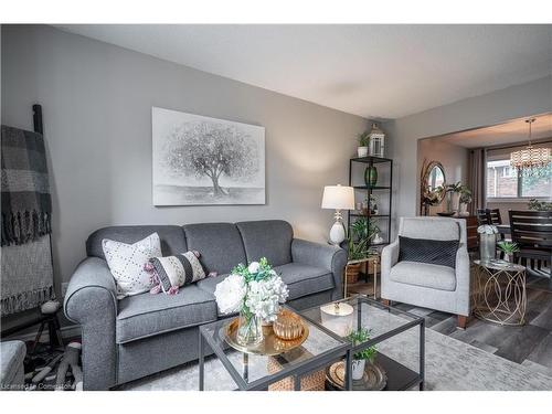 29-123 Main Street, Dunnville, ON - Indoor Photo Showing Living Room