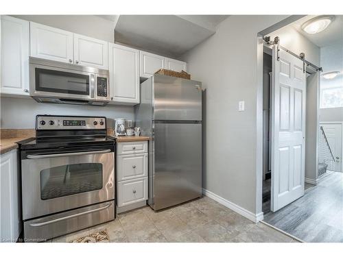 29-123 Main Street, Dunnville, ON - Indoor Photo Showing Kitchen