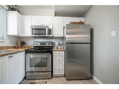 29-123 Main Street, Dunnville, ON - Indoor Photo Showing Kitchen